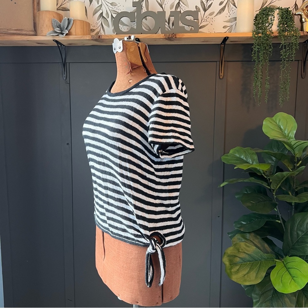 Madewell black and white stripe shirt style #L0852 size medium